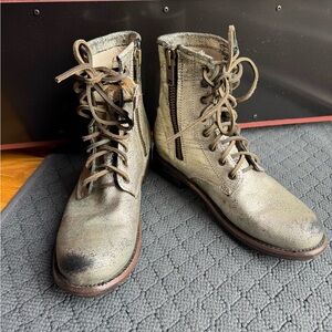 Rare Freebird Women’s Gold Crackle Manchesters Combat Boots, Size 10
